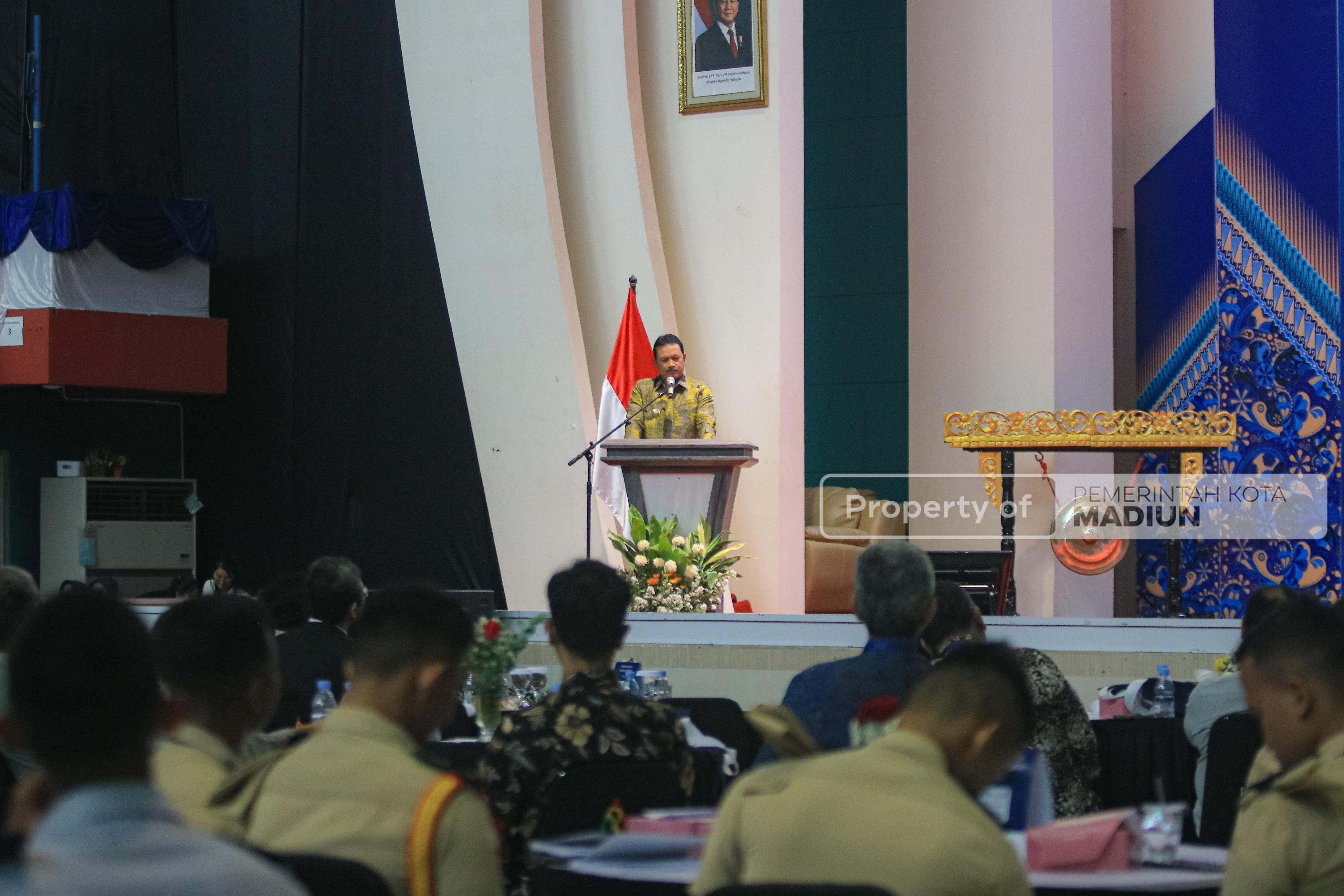 Wali Kota Madiun Apresiasi Perkembangan Perguruan Tinggi dalam Simposium FSTPT di PPI Madiun