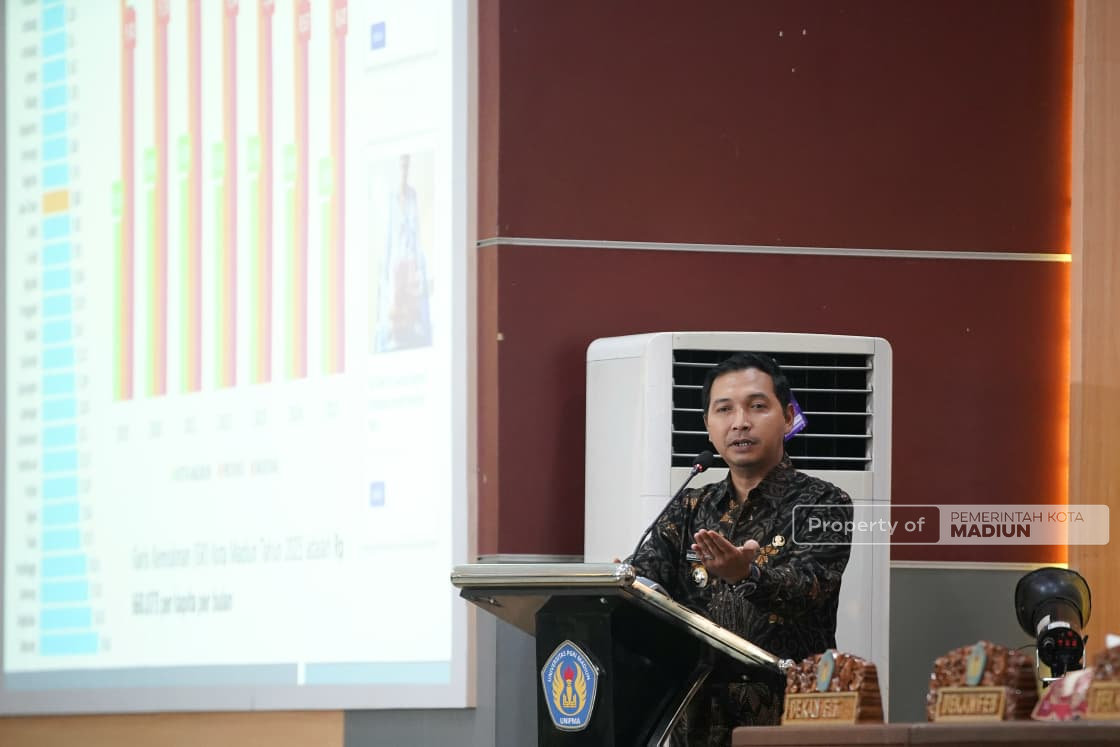 Hadiri Wisuda Unipma, Plt Wali Kota Kita Entaskan Kemiskinan Melalui Pendidikan