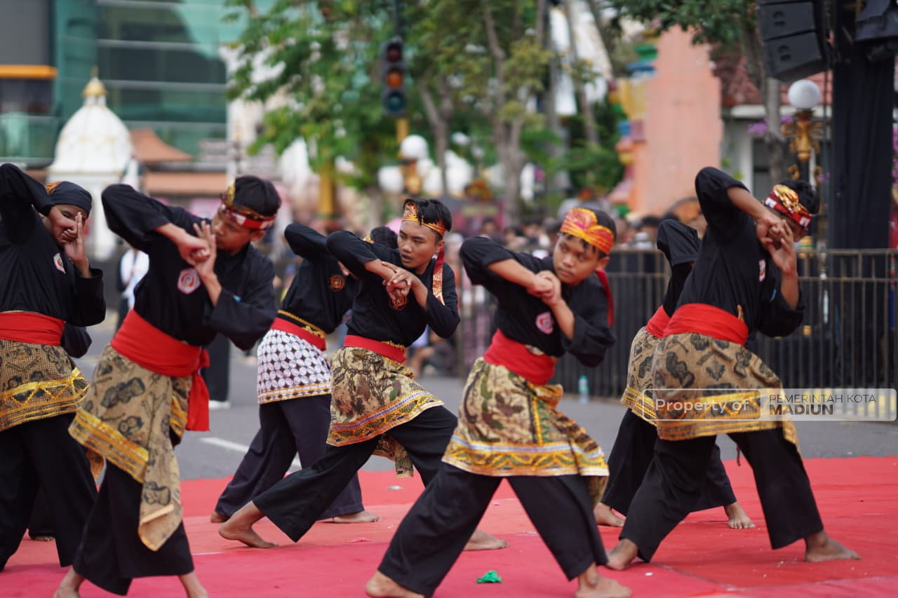 Berlangsung Sukses, Plt Wali Kota Targetkan Kirab Budaya Pencak Silat Tahun Depan Bertaraf Nasional