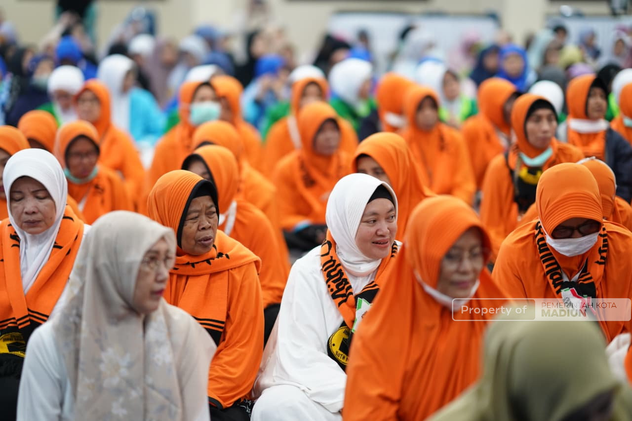 Plt Wali Kota Madiun Sambut Kepulangan 225 Jamaah Haji, Dorong Implementasi Nilai-Nilai Haji dalam Kehidupan Bermasyarakat