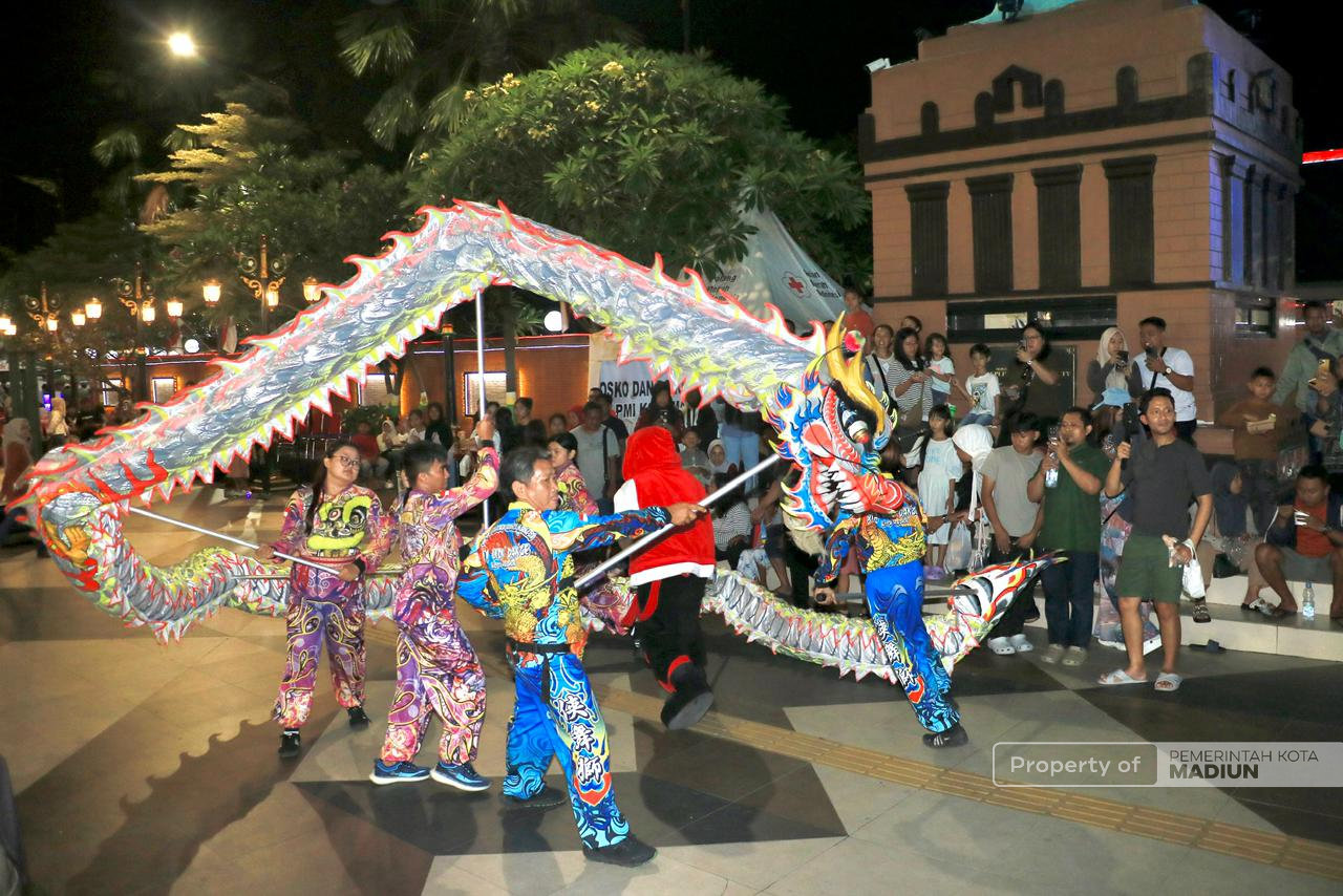 Barongsai Semarakkan Libur Lebaran, Plt Wali Kota Madiun Perkuat Toleransi dan Pariwisata Lokal
