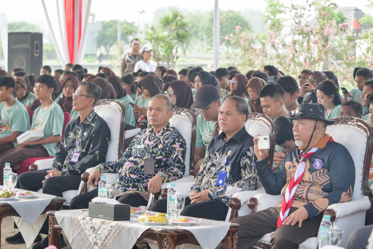 Tanamkan Peduli Pangan Sejak Dini, Pelajar Kota Madiun Turun Langsung Bertani