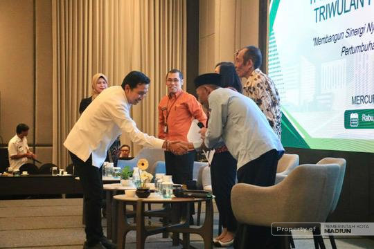 Plt Wali Kota Madiun Perkuat Pengendalian Inflasi dan Digitalisasi untuk Dorong Pertumbuhan Ekonomi