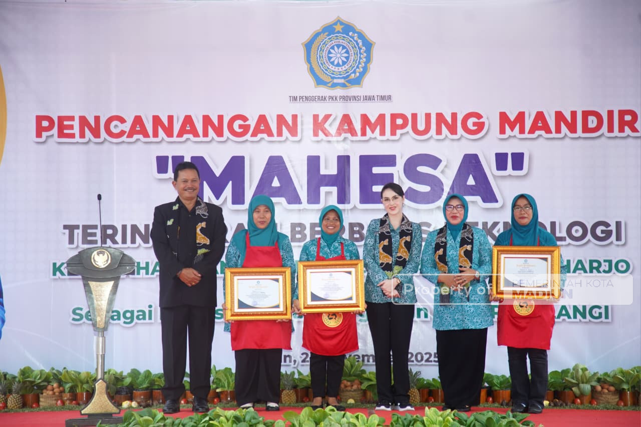 Hadiri Pencanangan Kampung Mandiri Mahesa Terintegrasi Berbasis Teknologi, Arumi: Perubahan dan Peningkatan Luar Biasa!