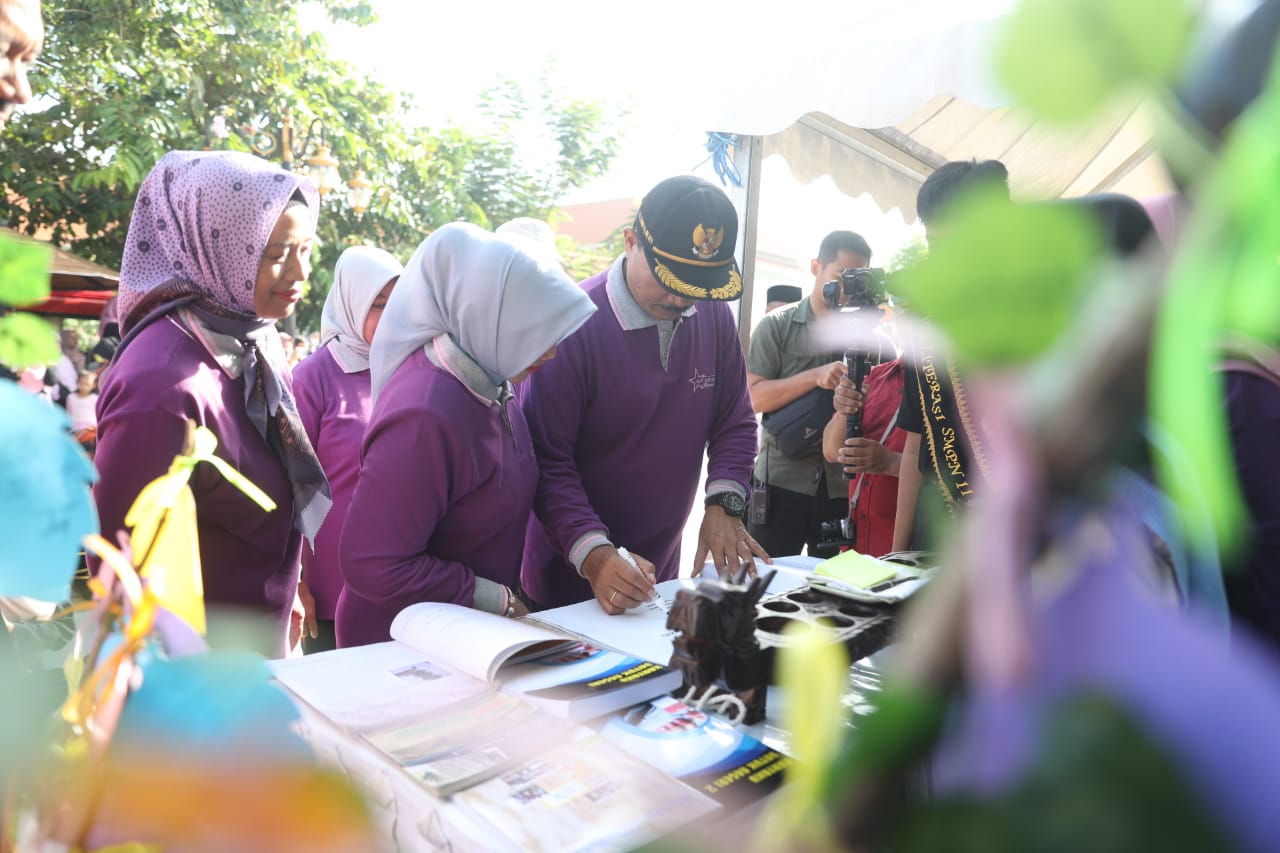 Manfaatkan PSC, SMPN 11 Gelar Pentas Seni Hingga Pameran Kreasi Siswa