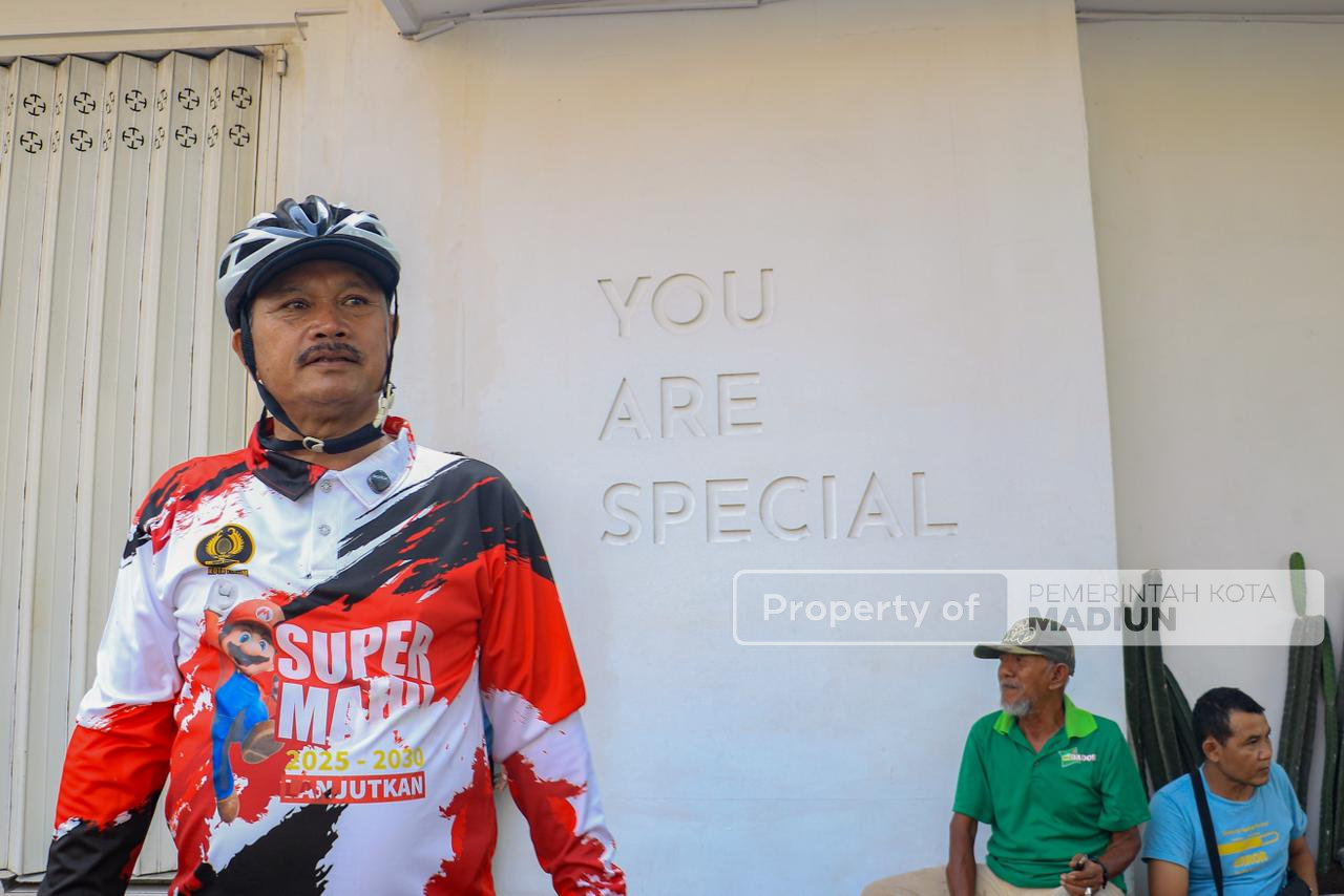 Gowes Sambil Pantau Kota, Wali Kota Madiun Cek Progres MPP dan Sapa Warga di Sepanjang Rute