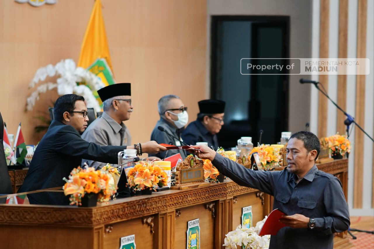 Delapan Fraksi DPRD Setujui Raperda Perubahan APBD 2026, Plt Wali Kota Pastikan Catatan Jadi Perhatian