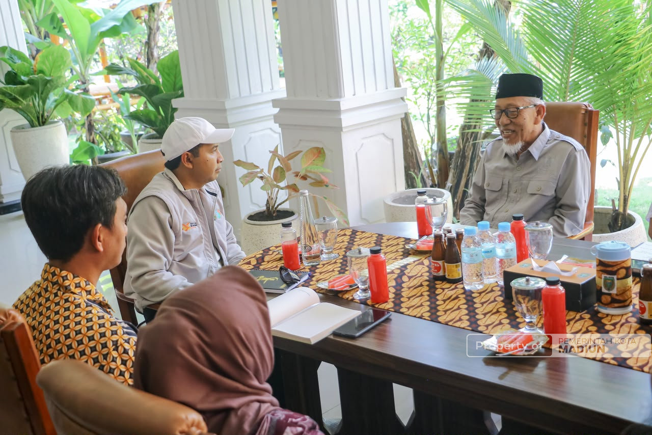 Turut Ramaikan Hari Jadi, Basnaz Kota Madiun Gelar Madiun Berbagi, Voucher Alat Sekolah, hingga Bantuan Dhuafa Berprestasi
