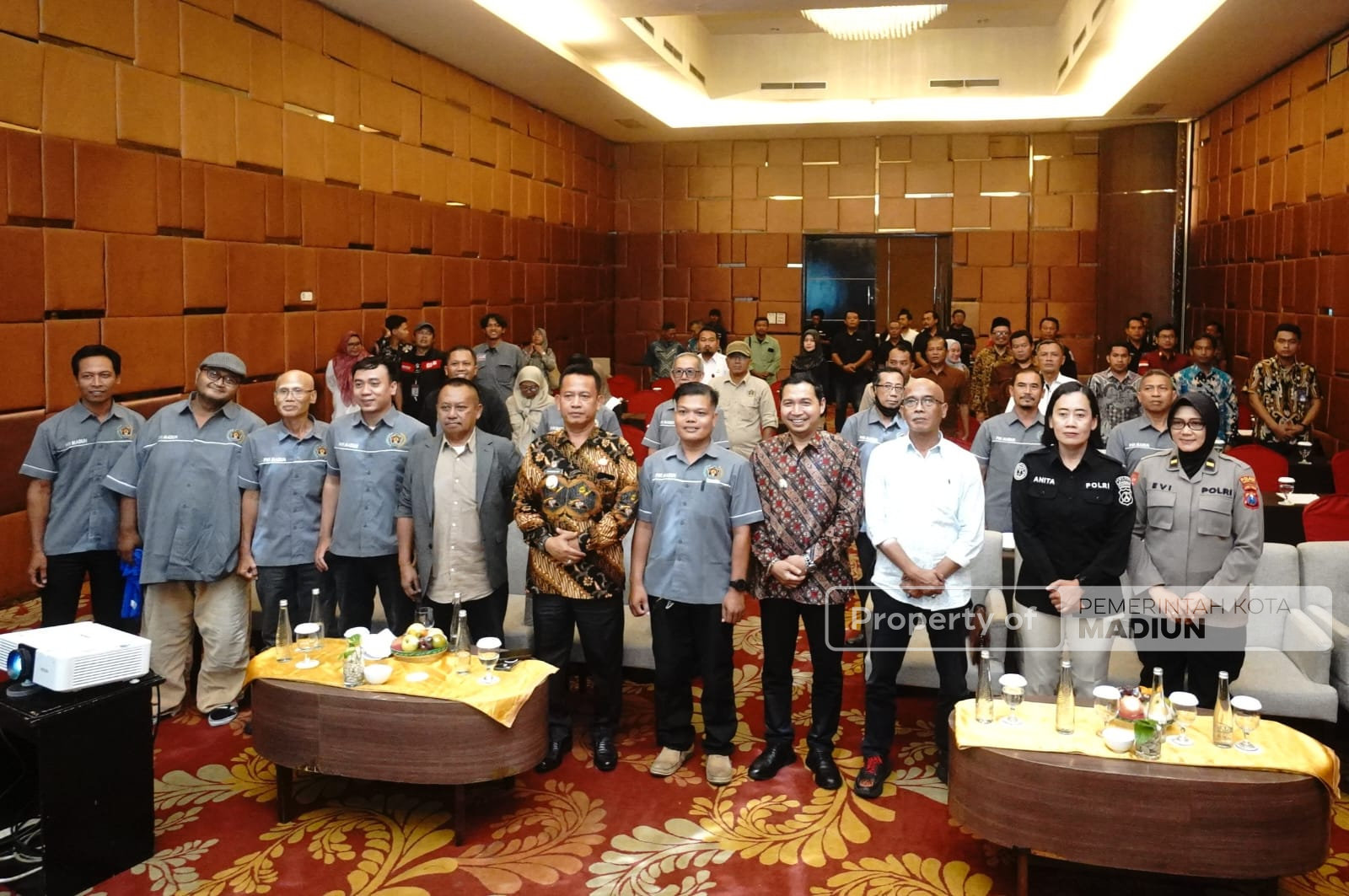 Hadiri Pelantikan PWI Madiun Raya, Wawali Tekankan Peran Strategis Wartawan dalam Membangun Kota Maju Mendunia