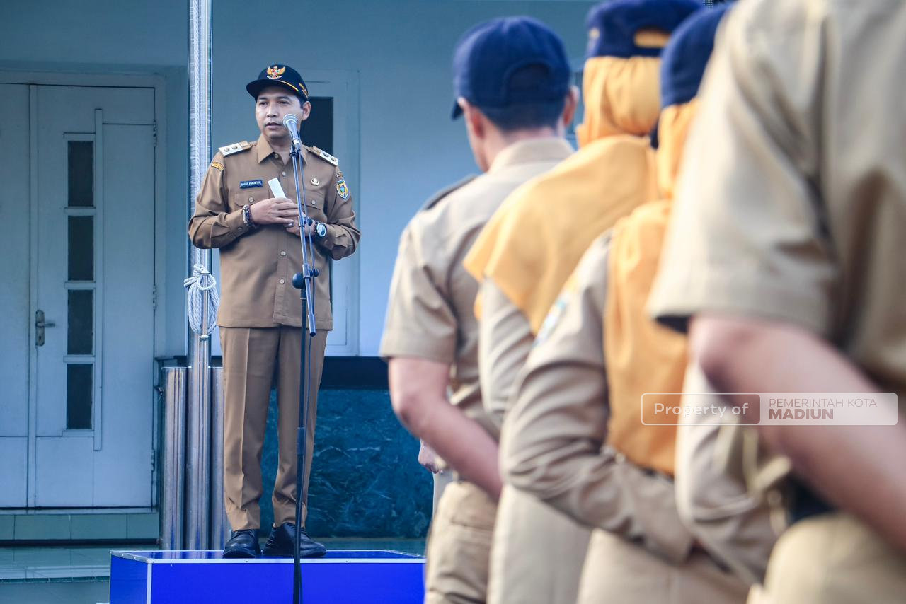 Apel Pejabat dan Penyerahan SK PNS, Plt Wali Kota Madiun Berikan Beragam Arahan untuk Optimalkan Kinerja