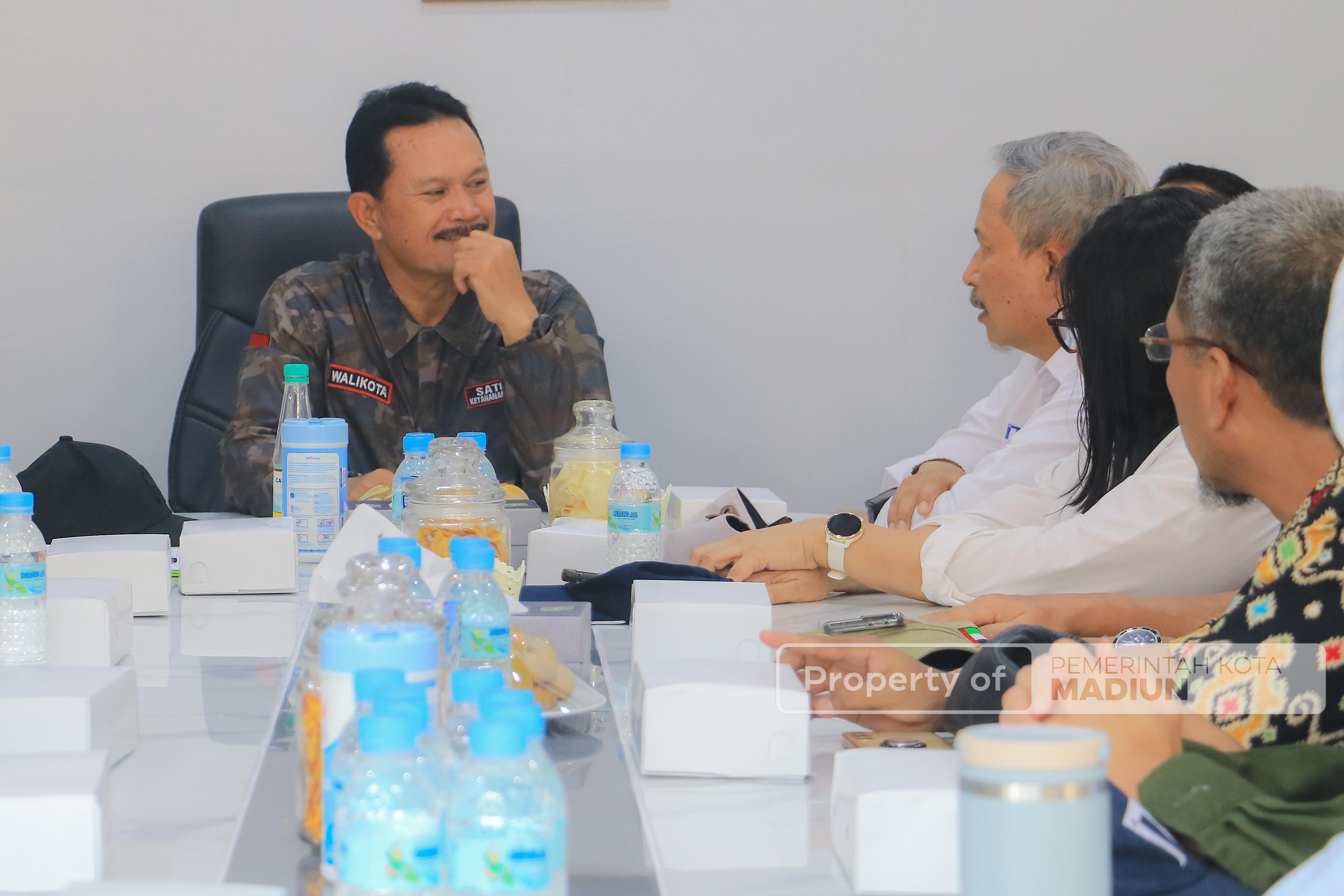 Terima Audiensi BBWSB Solo dan Tim ITS,  Wali Kota Madiun Bahas Pengembangan Kota dan Peningkatan SDM