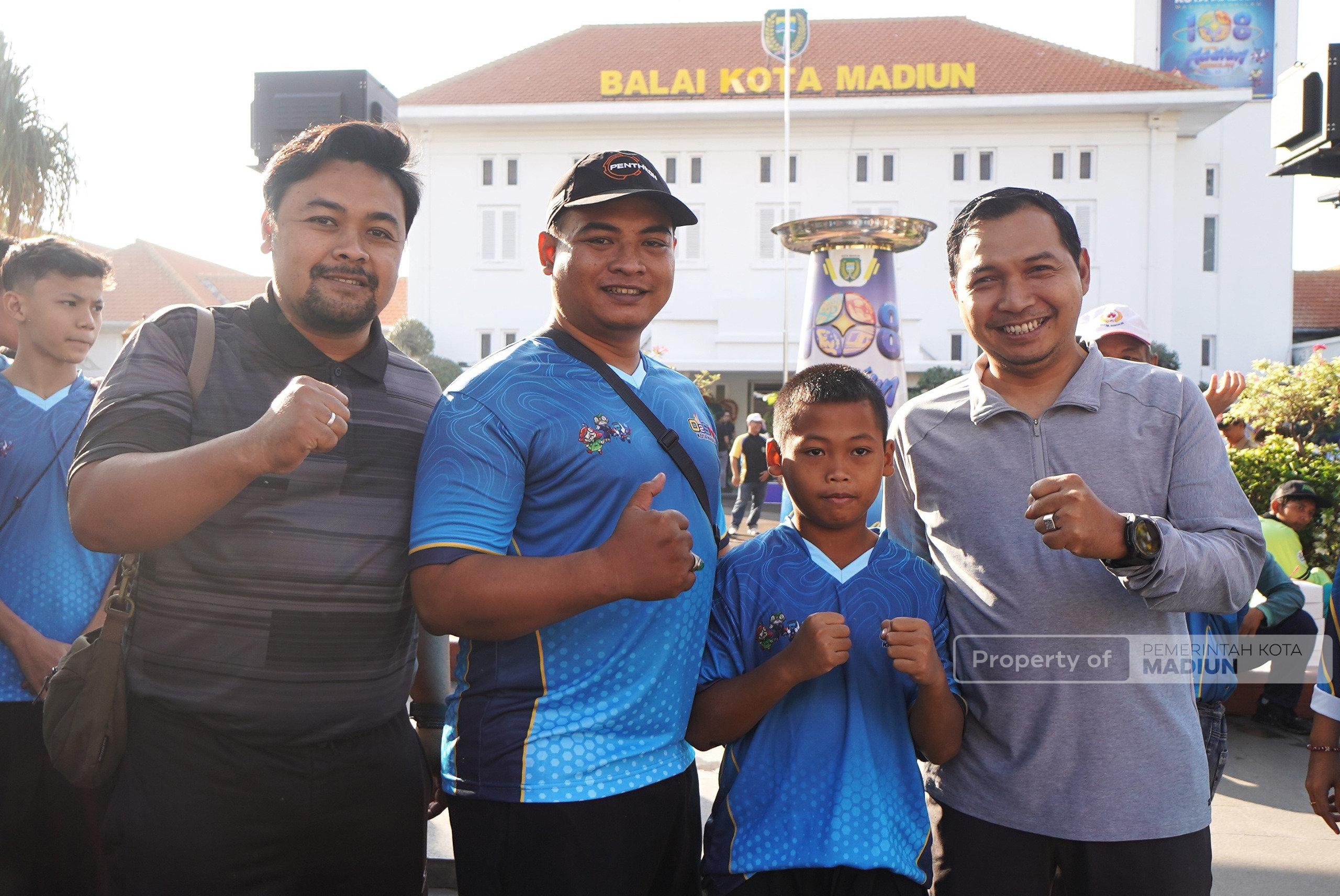 Lepas Kontingen O2SN, Plt Wali Kota Harap Atlet Kota Madiun Raih Prestasi Terbaik