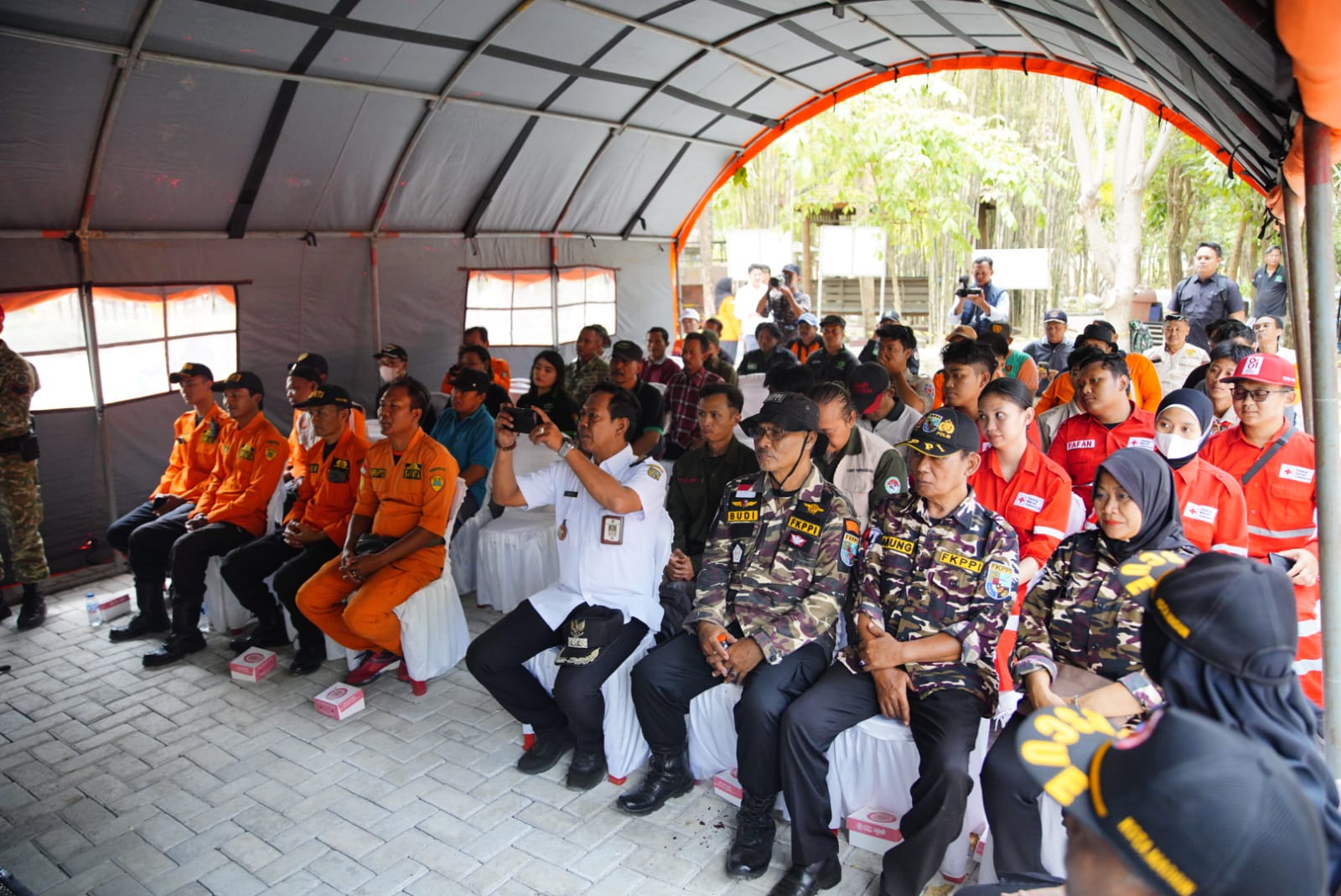 Asah Kemampuan Penyelamatan, Relawan Madiun Disiapkan Hadapi Berbagai Kondisi Darurat