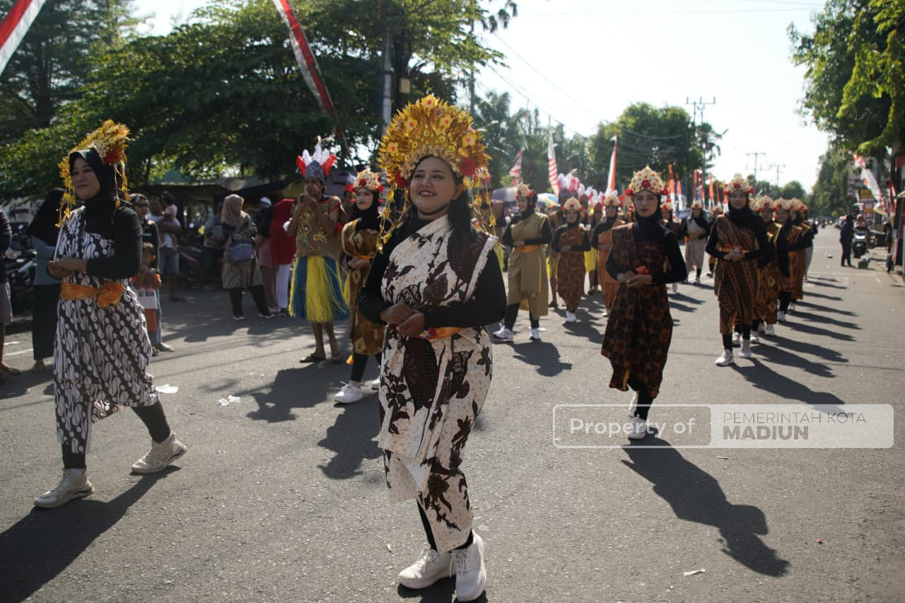 Pawai Budaya Kelurahan Kejuron Semarak, Wali Kota Maidi Tekankan Kekompakan sebagai Kekuatan Kota Pendekar