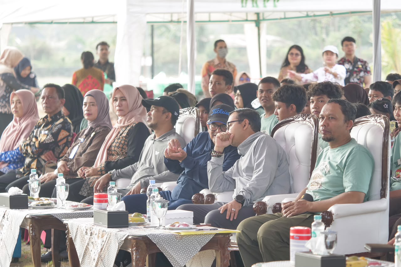Tanamkan Peduli Pangan Sejak Dini, Pelajar Kota Madiun Turun Langsung Bertani