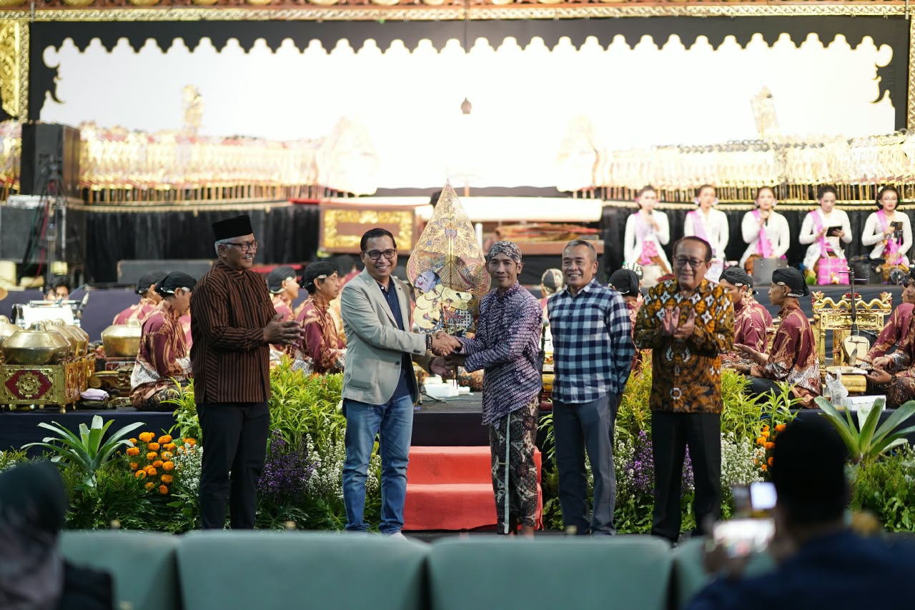 Apresiasi Pagelaran Wayang HUT Dewan, Plt Wali Kota Juga Sampaikan Rencana Pola Pembangunan Berbasis Kelurahan